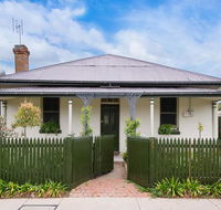 Roalies Farm House - Accommodation QLD