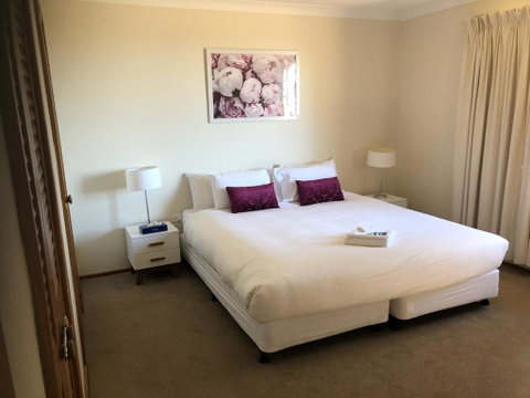 Robin Hill Views - Accommodation QLD 0