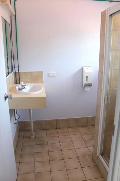 Rocky Glen Hotel Motel Gladstone - Accommodation QLD 3