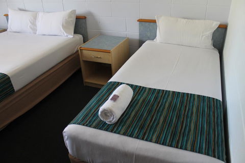 Rocky Glen Hotel Motel Gladstone - Accommodation QLD 2