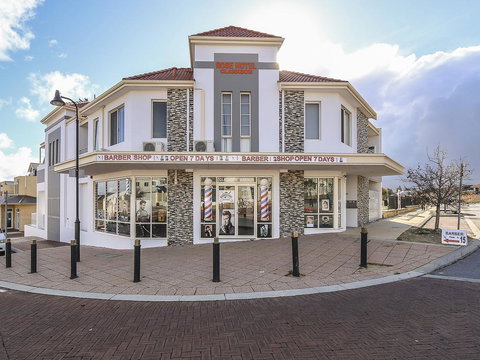 Rose Hotel Clarkson - Accommodation QLD 0