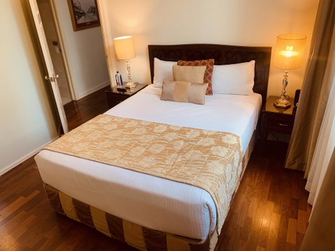 Royal Albert Hotel - Accommodation QLD 2