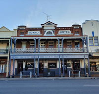 Royal Hotel - Accommodation QLD