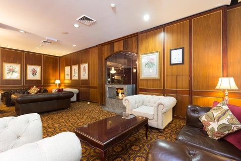 Royal On The Park - Accommodation QLD 2