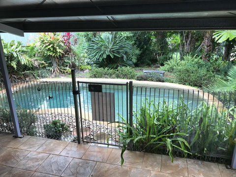 Royal Palm Cottage, Entire Two Bedroom 2 Bathroom House With Pool - Accommodation QLD 0