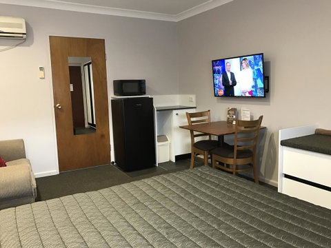 Roydons Motor Inn - Accommodation QLD 0