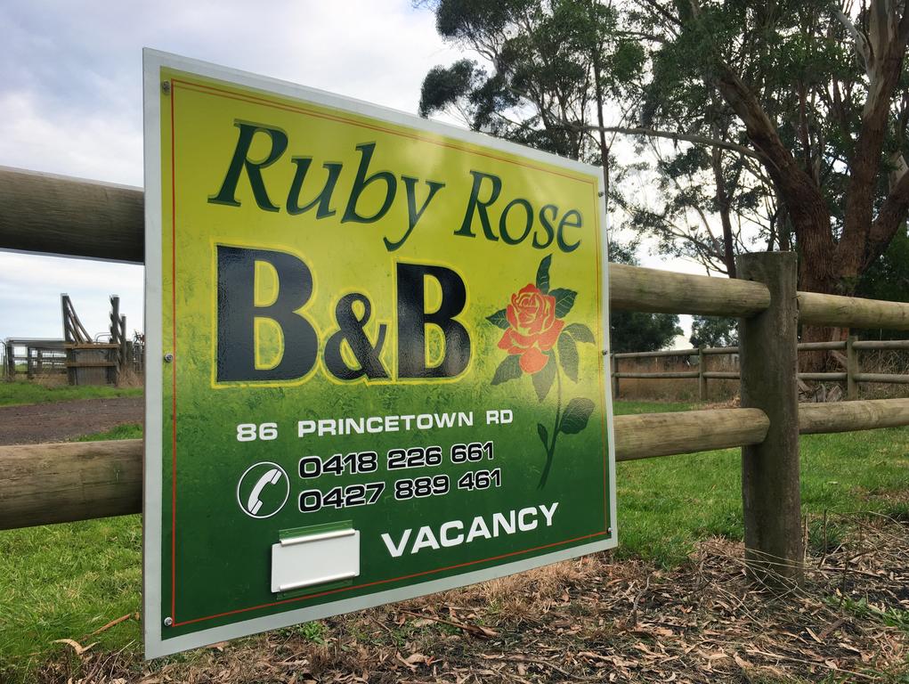 Simpson VIC Accommodation QLD