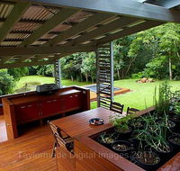 Runawaytomaleny - Accommodation QLD