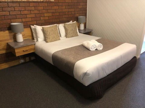 Ruthven Street Motor Inn - Accommodation QLD 2