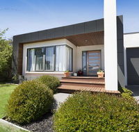 SAFETY BEACH ENTERTAINER - Accommodation QLD