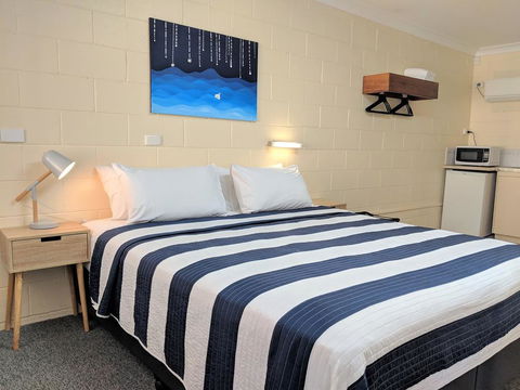 Sail Inn Motel - Accommodation QLD 1