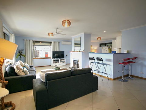 Salty Air Apartments Kingscote Kangaroo Island - Accommodation QLD 2