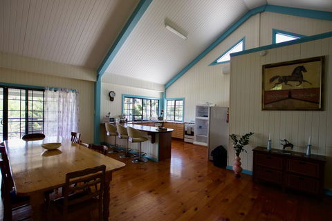 Samford Lakes - Accommodation QLD 3