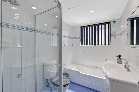 Sandhurst 5 - Accommodation QLD 3