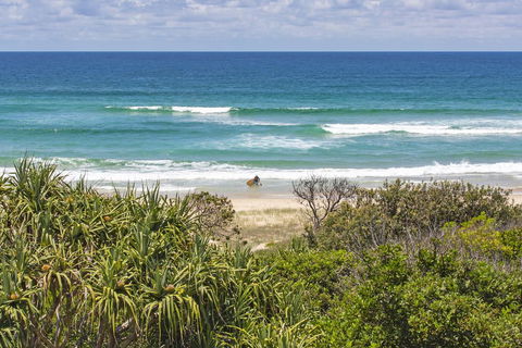 Sandpiper Beach Front House - Accommodation QLD 3
