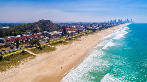 Sandrift Beachfront Apartments - Accommodation QLD 3