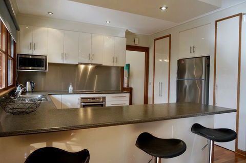 Sandy Bottoms - Accommodation QLD 2