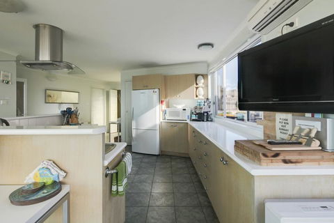Sandy Cove - Accommodation QLD 2
