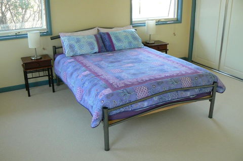 Sandy Point Beach Escape 2 Bedroom Apartment - Accommodation QLD 2