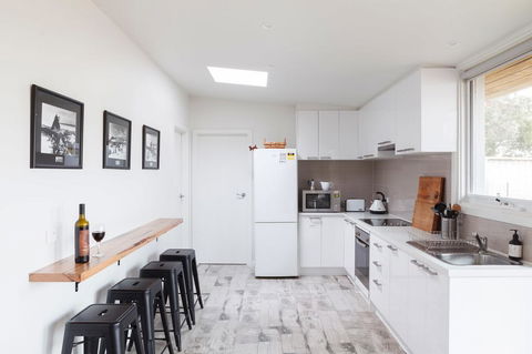 Sandy Point Hideaway - Accommodation QLD 2