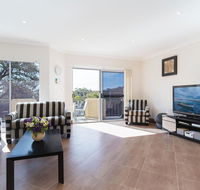 Sandy Point Luxury' 117a Sandy Point Road - air con  foxtel - Accommodation QLD