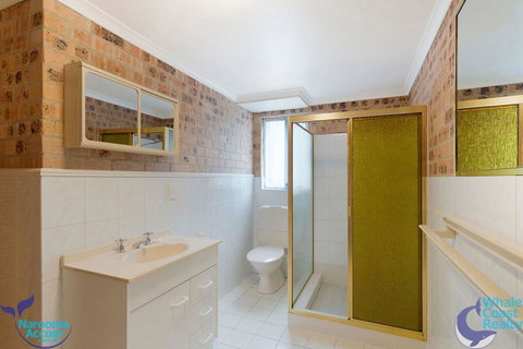 Sapphire Waters Unit 2 - Accommodation QLD 2