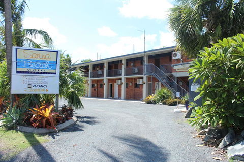 Sarina Beach Motel - Accommodation QLD 2