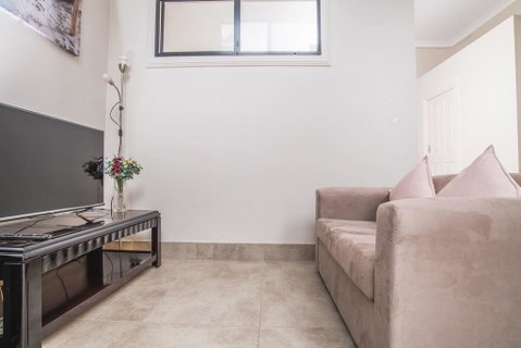 Scenic Illawong Riverside Getaway 1bed1bath Unit - Accommodation QLD 2