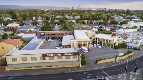 Scotty's Motel - Accommodation QLD 2