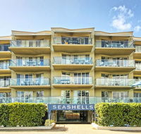 Sea Breeze Luxury Holiday Apartment - Accommodation QLD