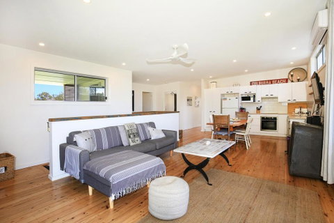 Sea Mist - Pet Friendly - Direct Access To Beach - Accommodation QLD 1