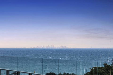 SEA TEMPLE - MORNINGTON - Accommodation QLD 3