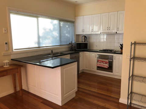 Seagrape Cottage - Accommodation QLD 3