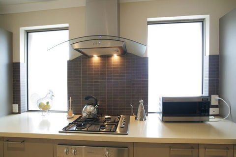 Seal 4 Bedroom House By Shoalwater Executive Homes - Accommodation QLD 3