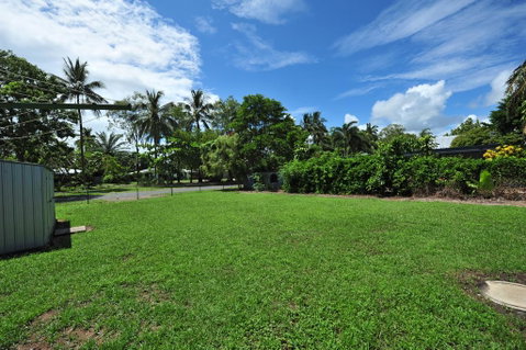 Seascape Holidays - 53 Reef Street - Accommodation QLD 2
