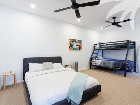 Seashells Lakeside Holiday Perfection - Accommodation QLD 1