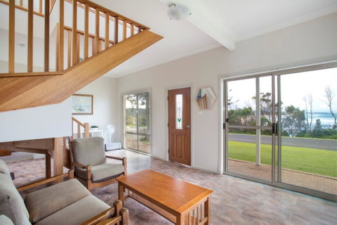 Seaside Beach House 25 Seaside Pde - Accommodation QLD 3