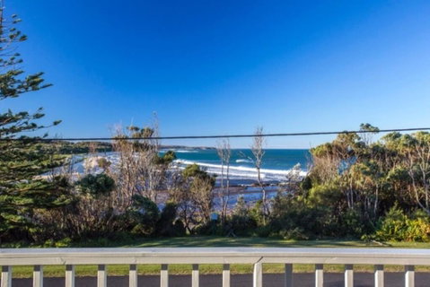 Seaside Beach House 25 Seaside Pde - Accommodation QLD 1