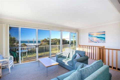Seaside Beach House 25 Seaside Pde - Accommodation QLD 2