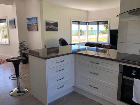 Seaside Retreat - Accommodation QLD 3