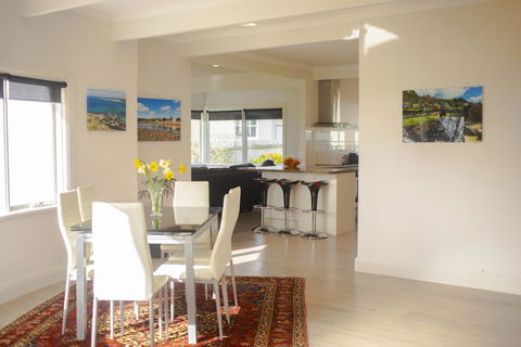 Seaside Retreat - Accommodation QLD 0