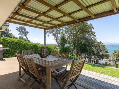 Seaspray On Culburra - Dolphin And Whale Watching - Accommodation QLD 0
