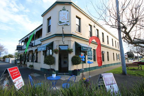 Seaview House - Accommodation QLD 0