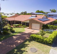SECRET GARDEN - WiFi - Netflix - Pet Friendly - Accommodation QLD