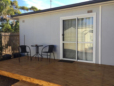 Self Contained Cabin - Accommodation QLD 0