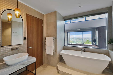 Sequoia Lodge - Accommodation QLD 0