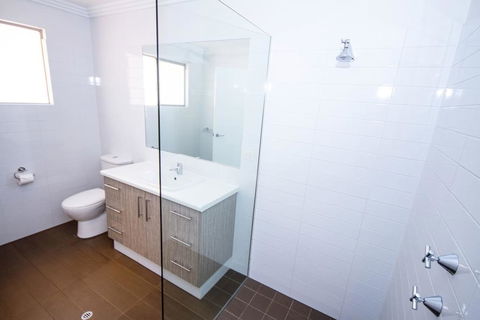 Sequoia Sanctuary - Accommodation QLD 2