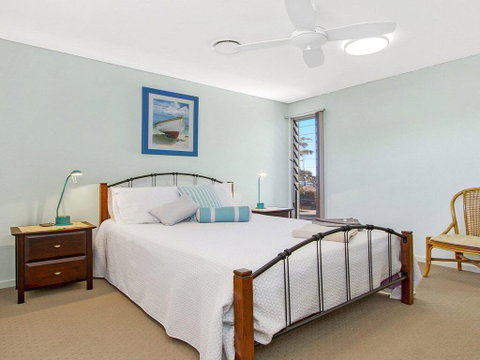 Serene - Spacious Air Conditioned Accommodation - Accommodation QLD 3