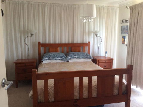 Serenity By The Lake - Accommodation QLD 2