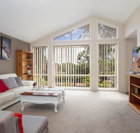 Serenity' 7 Mulloway Place - Peaceful house with air con Netflix  WIFI - Accommodation QLD